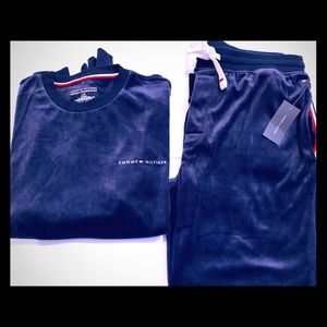 NWT VELOUR TOMMY HILFIGER CLASSIC TRACK SUIT LG